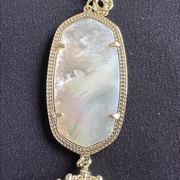 Kendra Scott Jewelry - Kendra Scott NWOT genuine mother of pearl  & goldtone necklace w/ chain & bag